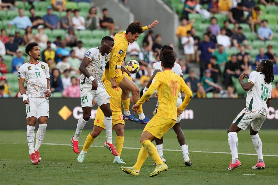 保利体育登录入口-邵佳一首败！媒体人热议：FIFA系列赛没白来，国足挂上前进档
